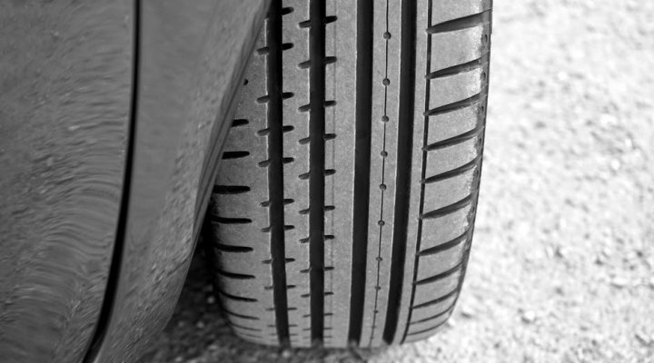 Contrôle continu des pneus, les conseils d'entretien automobile de FORD à Saint-Claude