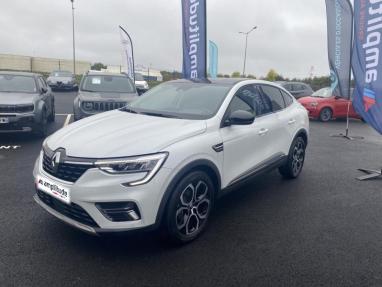 Voir le détail de l'offre de cette RENAULT Arkana 1.6 E-Tech 145ch Intens -21B de 2022 en vente à partir de 22 999 € 