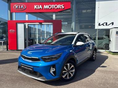 Voir le détail de l'offre de cette KIA Stonic 1.0 T-GDi 100ch Séries Limitées Blue Edition BVM6 de 2021 en vente à partir de 167.28 € / mois