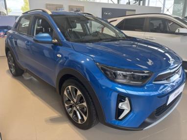 Voir le détail de l'offre de cette KIA Stonic 1.0 T-GDi 100ch Collection de 2024 en vente à partir de 21 949 €